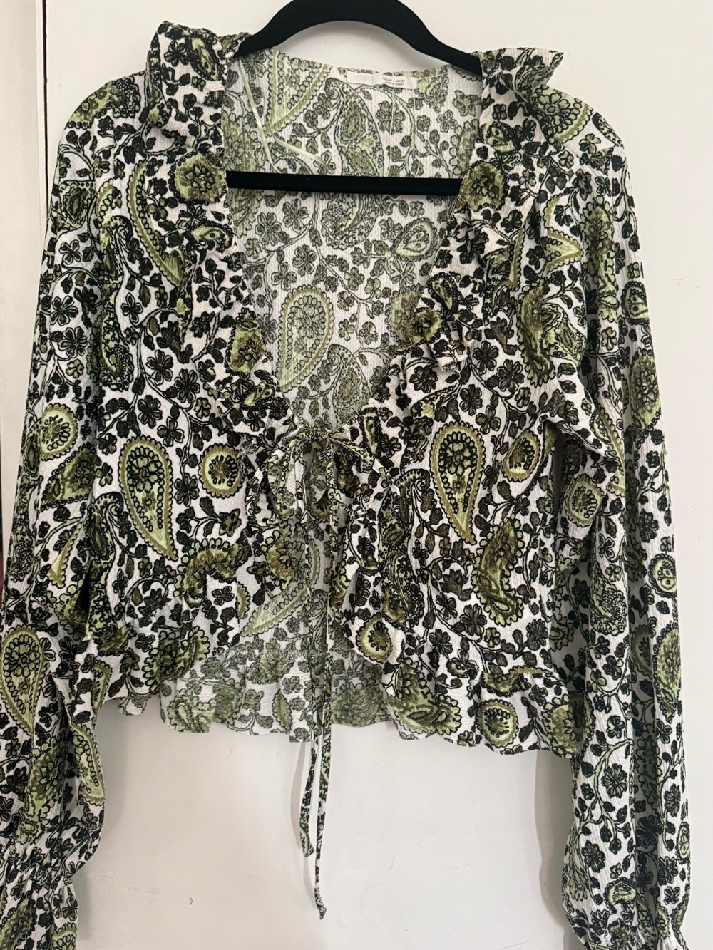Zara Women's Green Paisley Ruffle-Hem Top size L